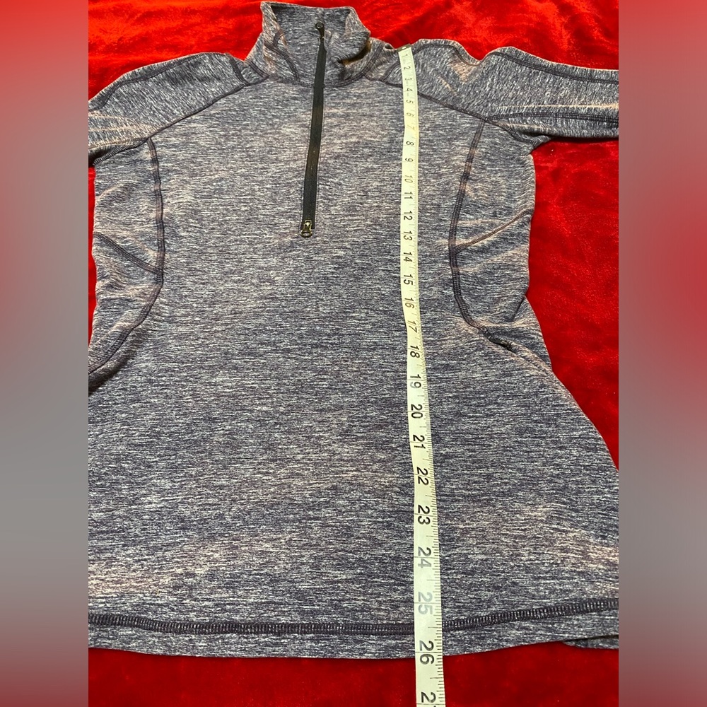 Lululemon SZ 6 quarter zip long sleeved shirt with thumb holes Awesome Condition - Picture 4 of 17